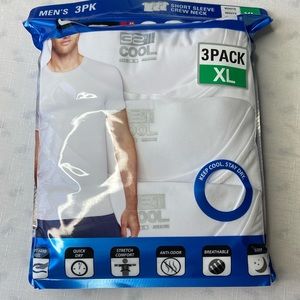 Men’s 3 pack size XL short sleeve crewneck, 32°. Cool, T-shirts new never opened
